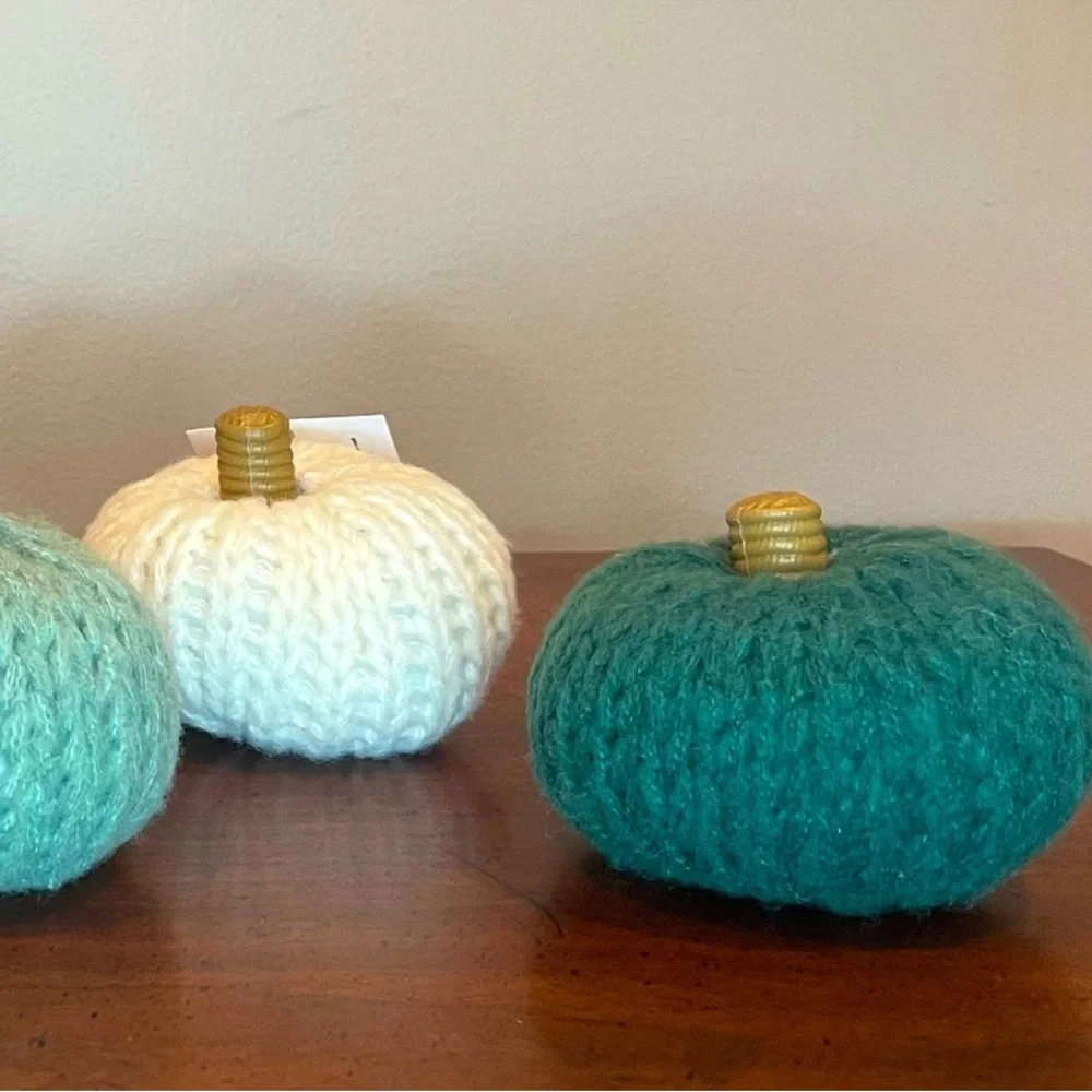 NWT Target Bullseye Playground Thanksgiving Fall Set of 5 Sweater Knit Pumpkins